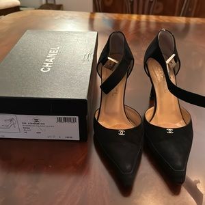 Authentic Chanel black suede classic shoes size 40